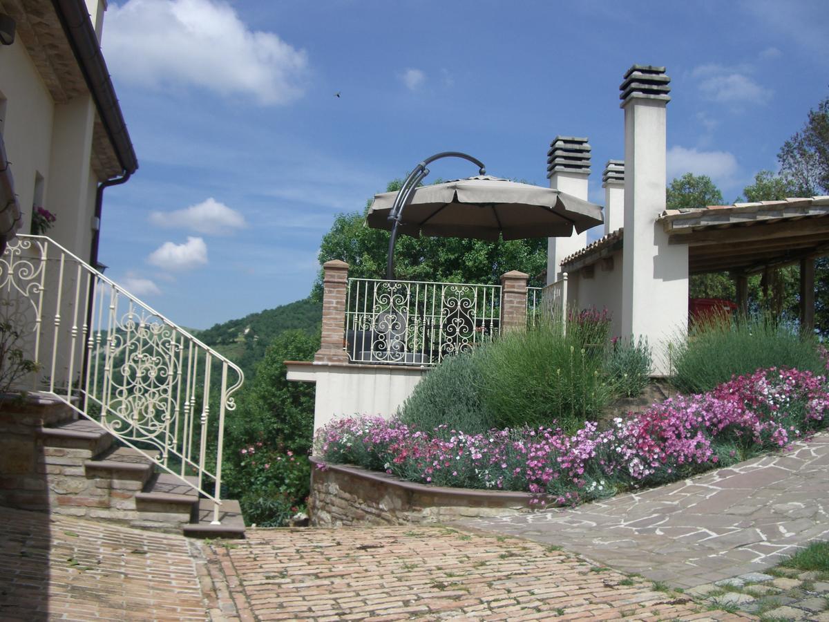Agriturismo Pozzuolo Serrungarina Exterior photo